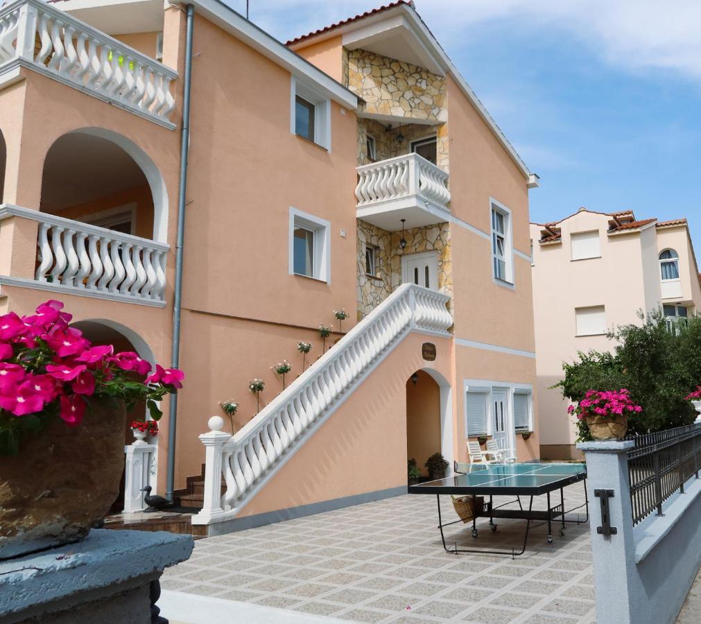 Apartments Villa Dolmar Vodice Exterior foto