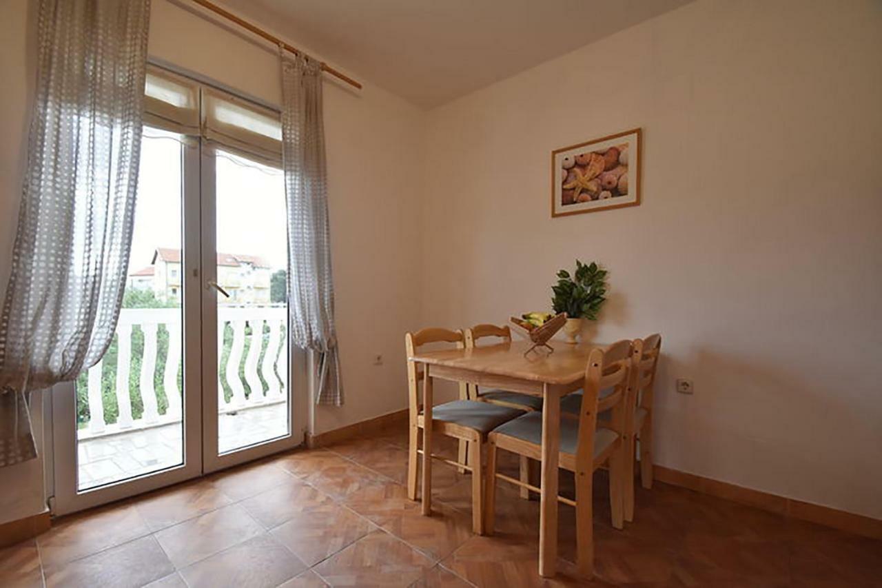 Apartments Villa Dolmar Vodice Exterior foto
